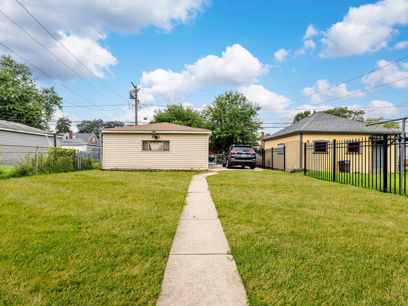 12442 S Throop Street Calumet Park IL 60827