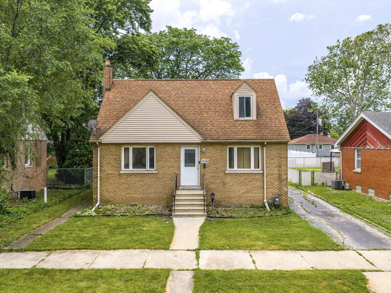 17730 Henry Street Lansing IL 60438