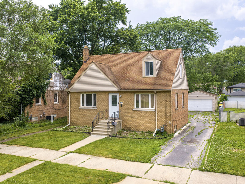 17730 Henry Street Lansing IL 60438