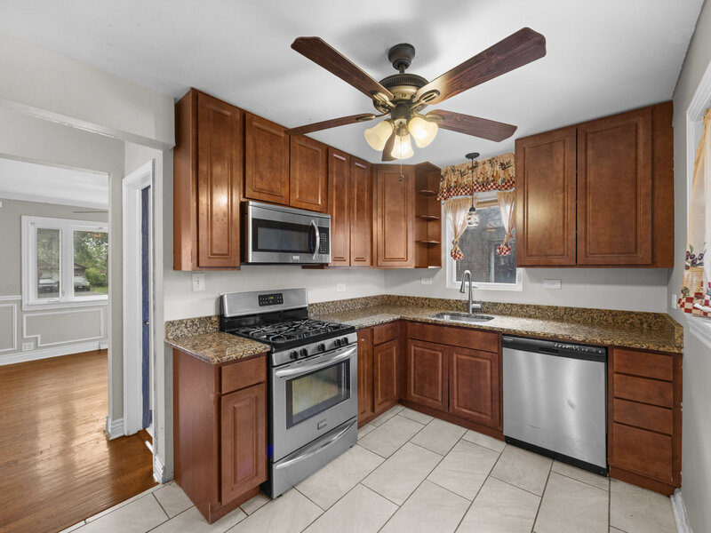17730 Henry Street Lansing IL 60438