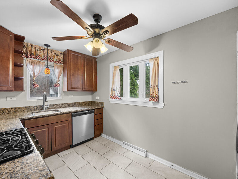 17730 Henry Street Lansing IL 60438