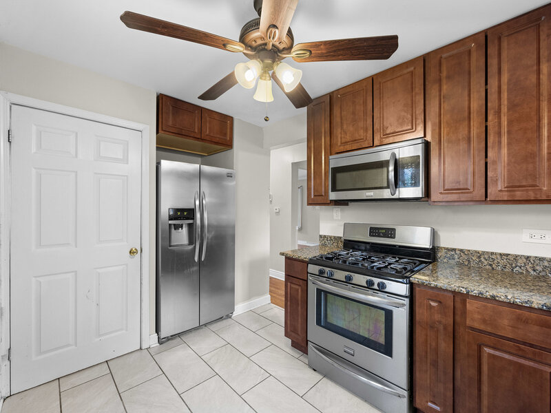 17730 Henry Street Lansing IL 60438