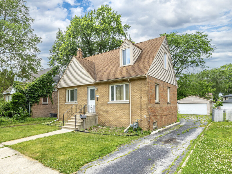 17730 Henry Street Lansing IL 60438