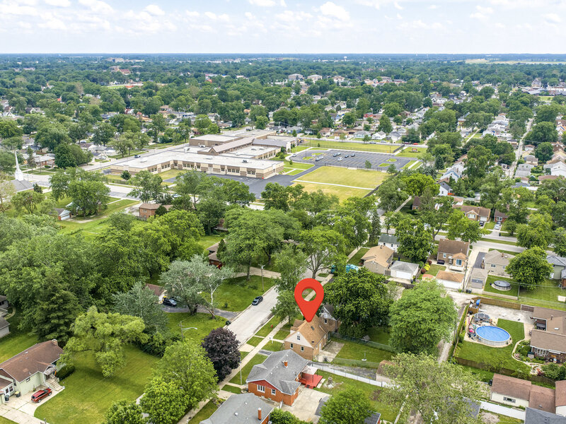 17730 Henry Street Lansing IL 60438