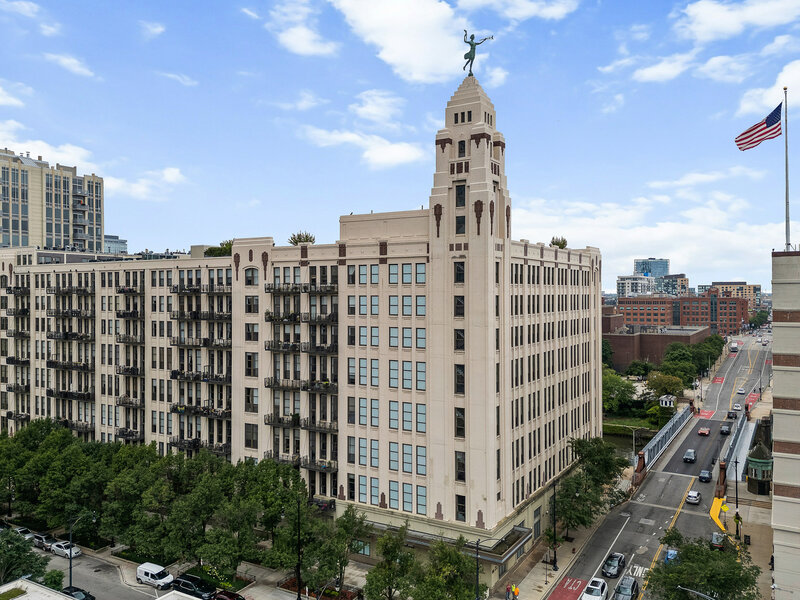 758 N Larrabee Street Chicago IL 60654