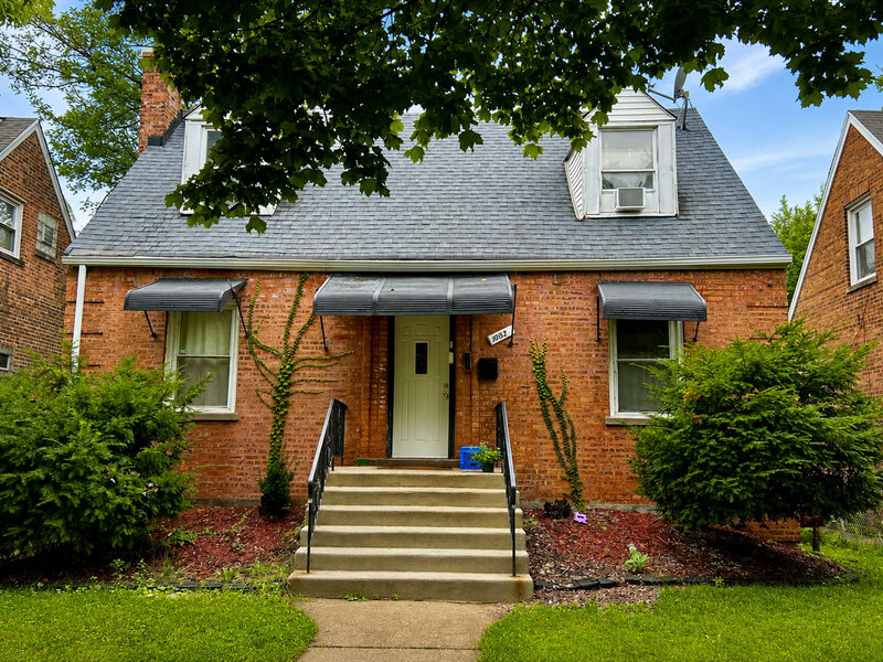 10152 S Bensley Avenue Chicago IL 60617