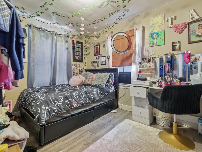 10152 S Bensley Avenue Chicago IL 60617