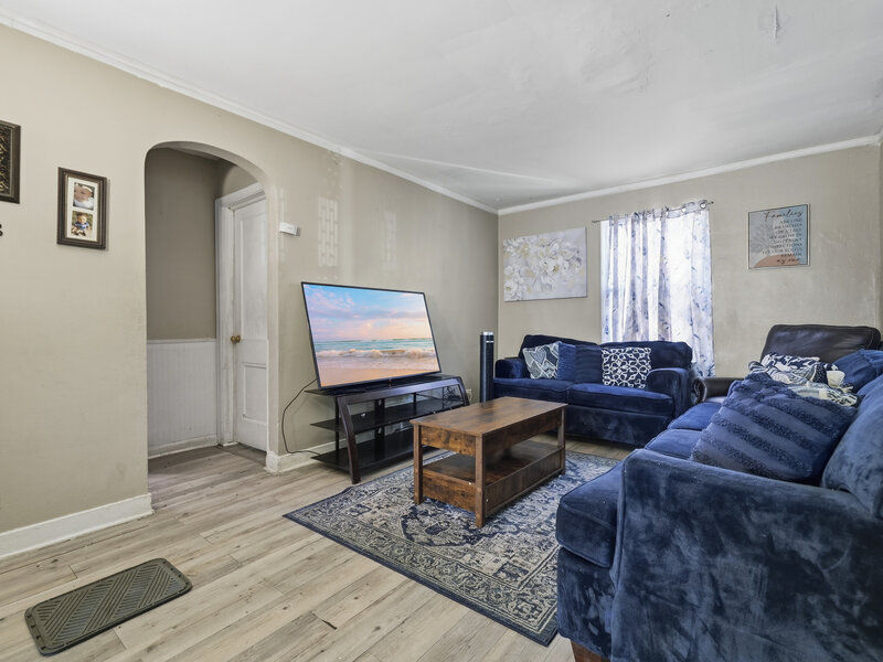10152 S Bensley Avenue Chicago IL 60617