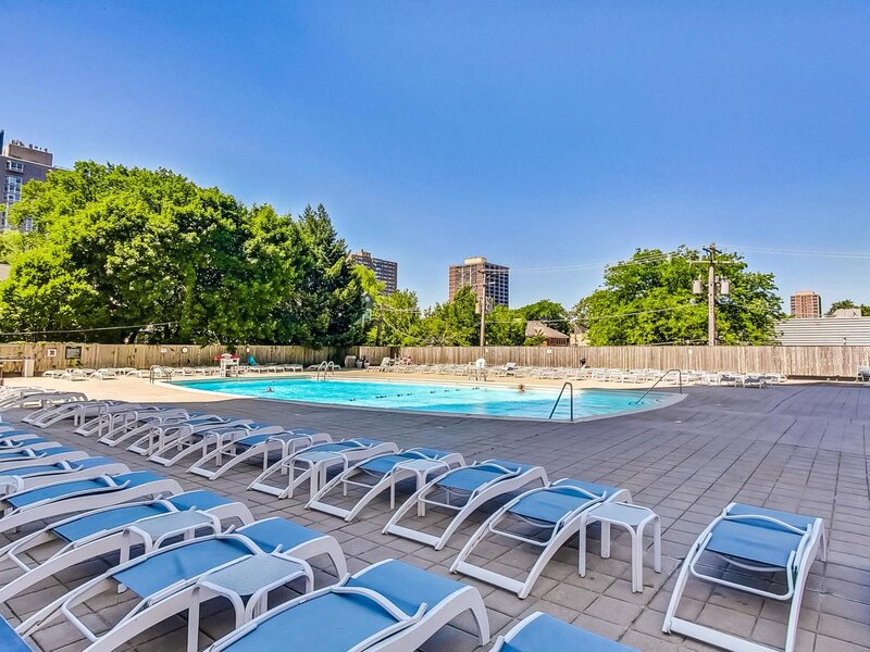 4250 N Marine Drive Chicago IL 60613