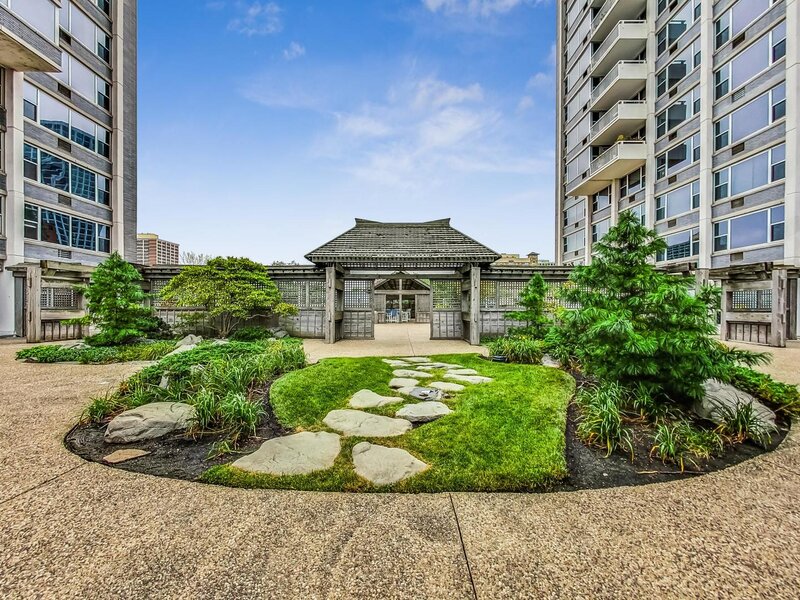 4250 N Marine Drive Chicago IL 60613
