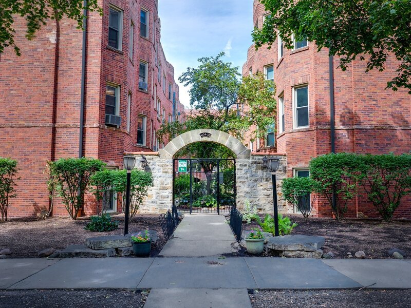 4124 N Kedvale Avenue Chicago IL 60641