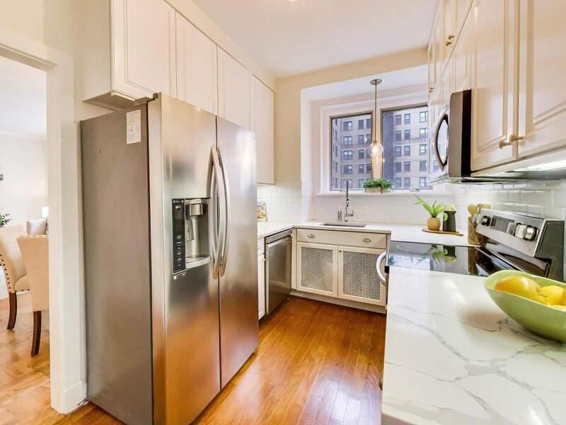 222 E Chestnut Street Chicago IL 60611