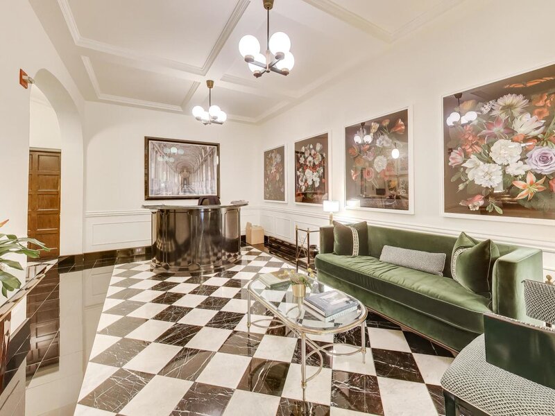 222 E Chestnut Street Chicago IL 60611