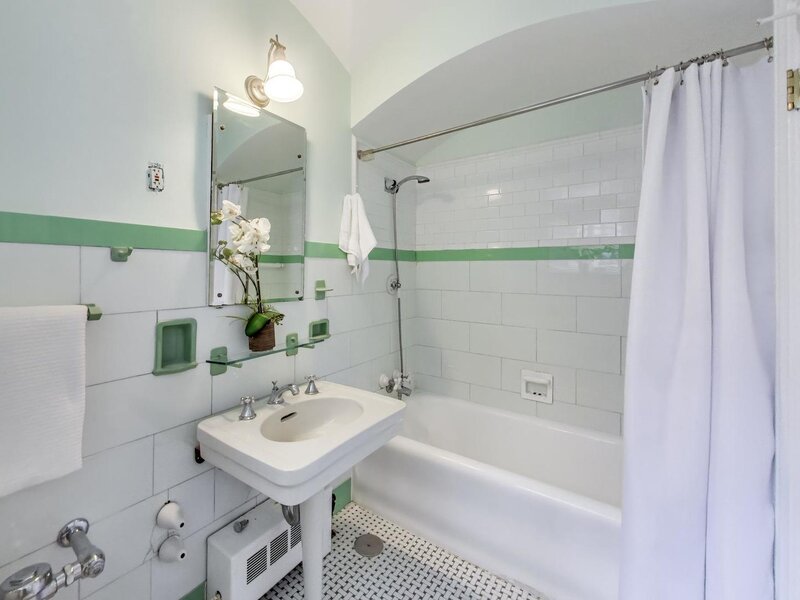 222 E Chestnut Street Chicago IL 60611