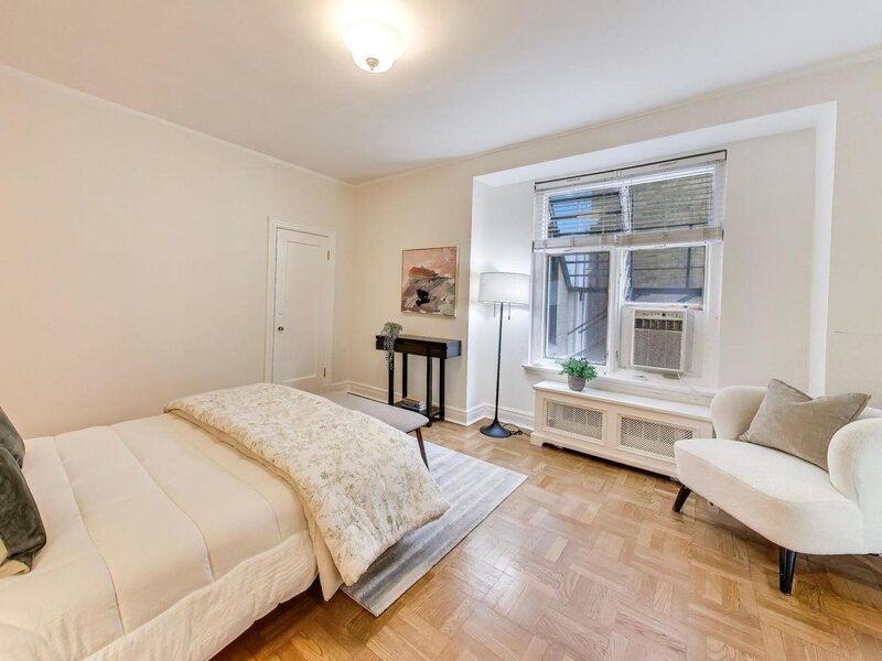 222 E Chestnut Street Chicago IL 60611