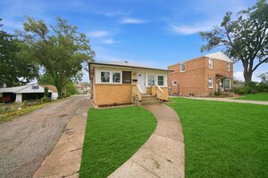 Photo of 1327 S Wolf Road Hillside IL 60162