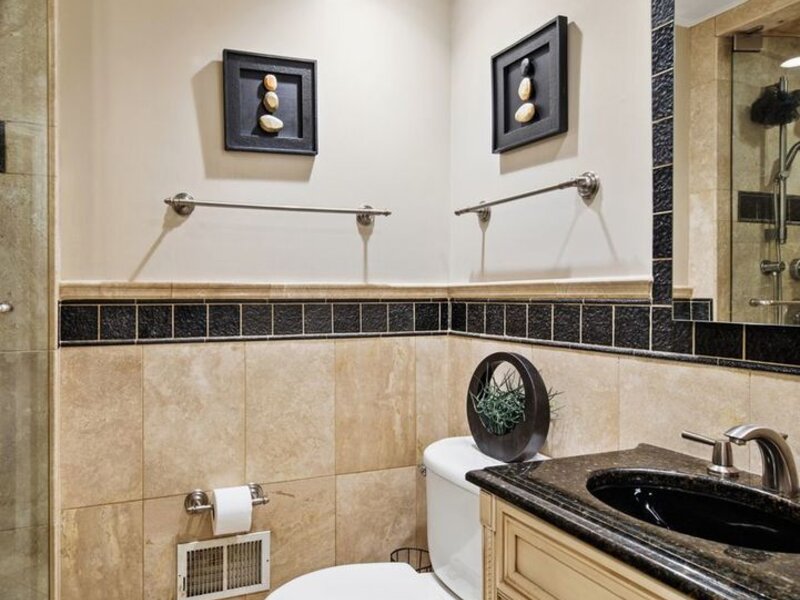 6833 N Concord Lane Niles IL 60714