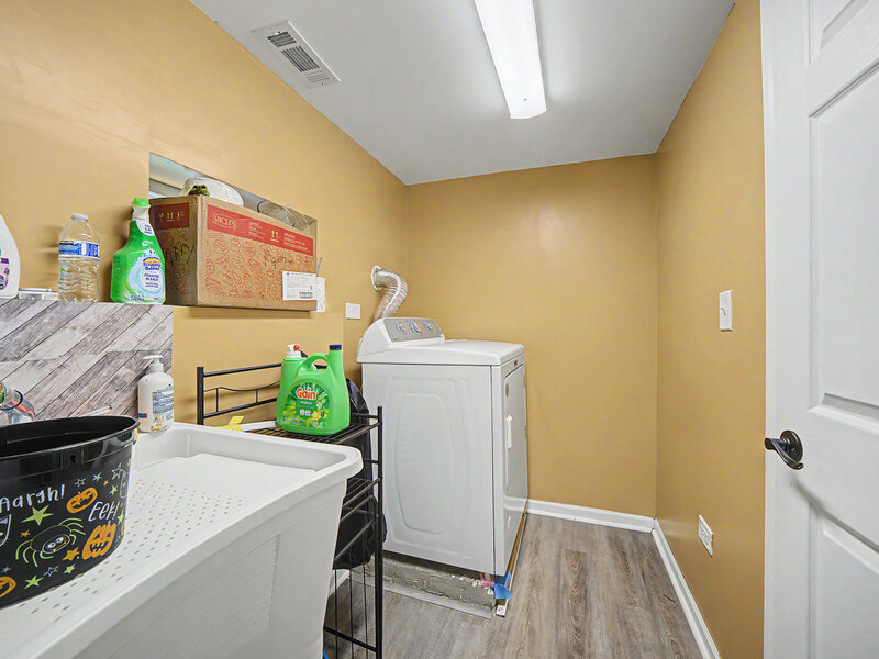8043 Salisbury Avenue Lyons IL 60534