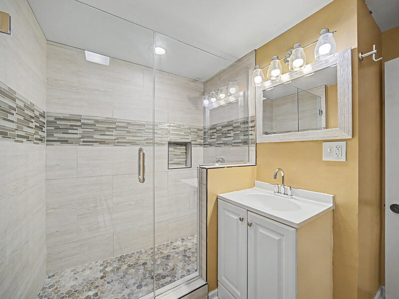 8043 Salisbury Avenue Lyons IL 60534