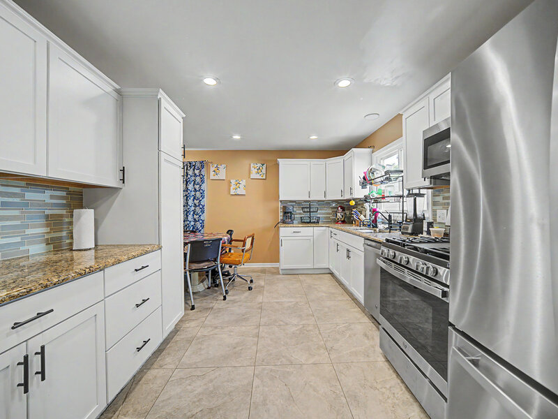8043 Salisbury Avenue Lyons IL 60534