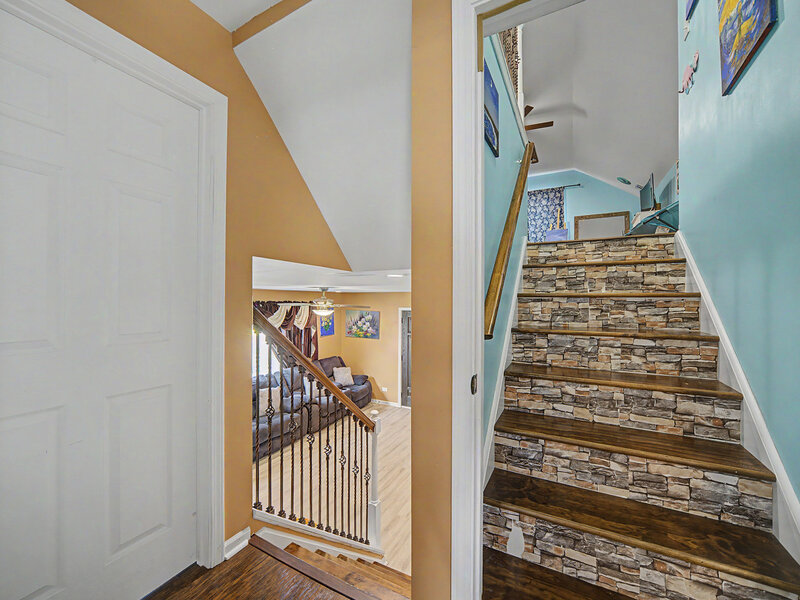 8043 Salisbury Avenue Lyons IL 60534