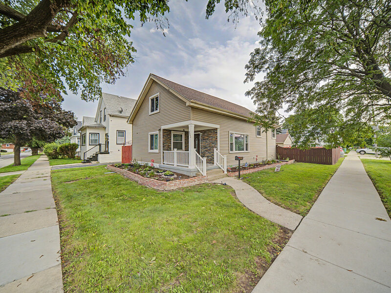 8043 Salisbury Avenue Lyons IL 60534