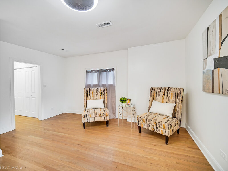 8100 S Cornell Avenue Chicago IL 60619