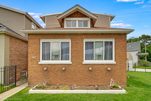 Photo of 8100 S Cornell Avenue Chicago IL 60619