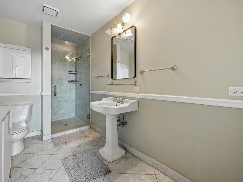 1725 W North Avenue Chicago IL 60622