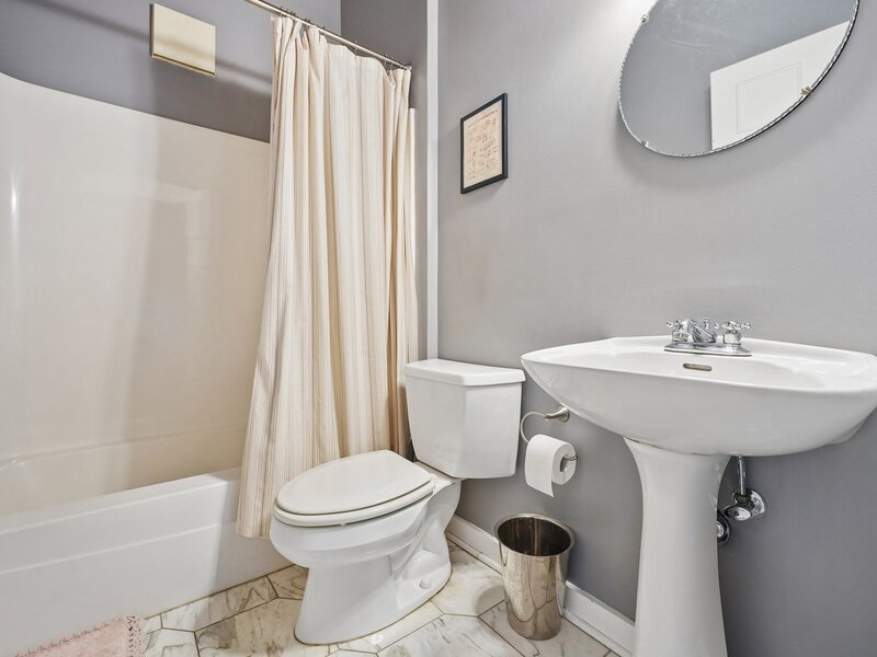 1725 W North Avenue Chicago IL 60622