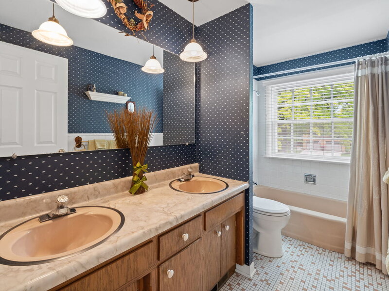 1533 N Belmont Avenue Arlington Heights IL 60004