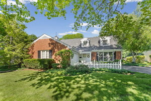 Photo of 1533 N Belmont Avenue Arlington Heights IL 60004