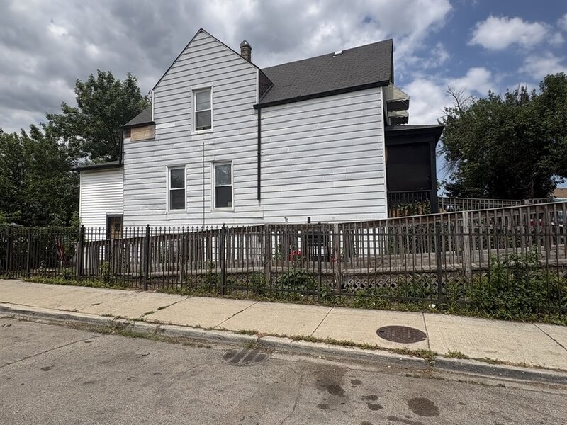 7158 S May Street Chicago IL 60621