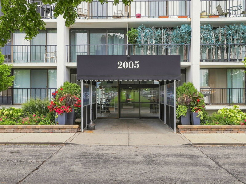 2005 S Finley Road Lombard IL 60148