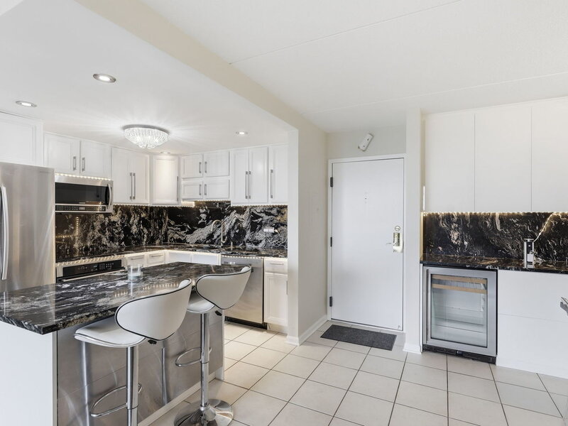 2005 S Finley Road Lombard IL 60148