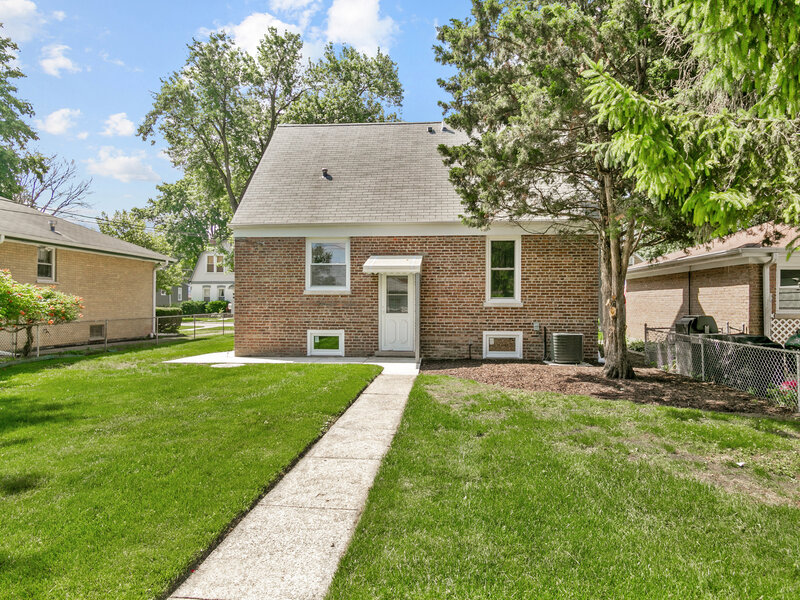9516 Jackson Avenue Brookfield IL 60513