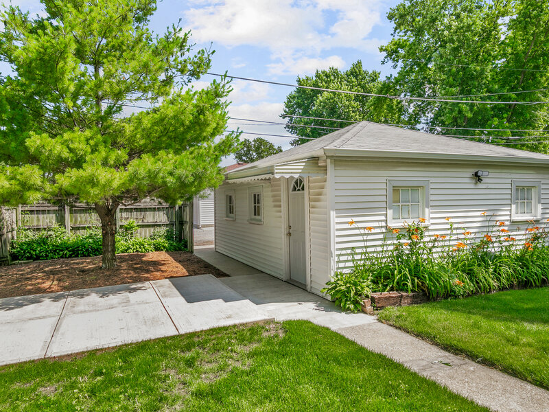 9516 Jackson Avenue Brookfield IL 60513