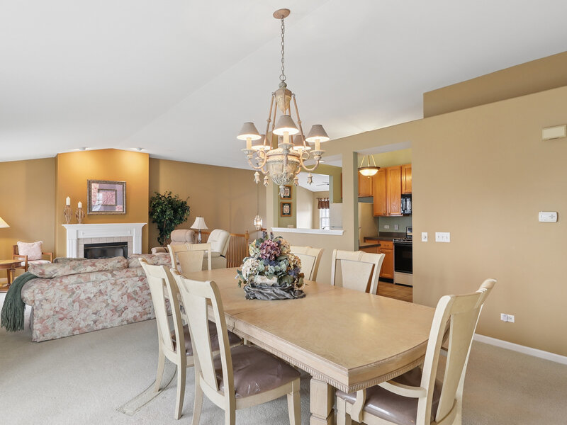 628 King Court East Dundee IL 60118