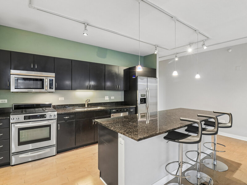 860 W Blackhawk Street Chicago IL 60642