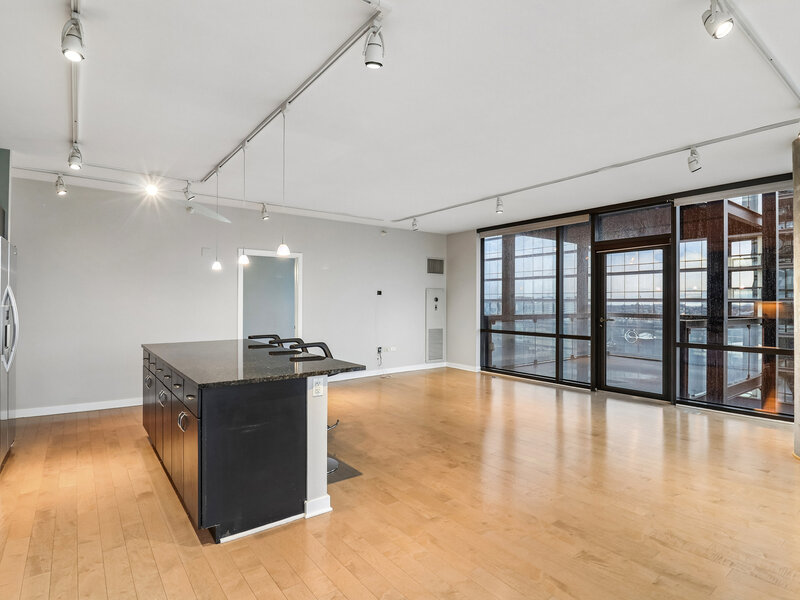 860 W Blackhawk Street Chicago IL 60642