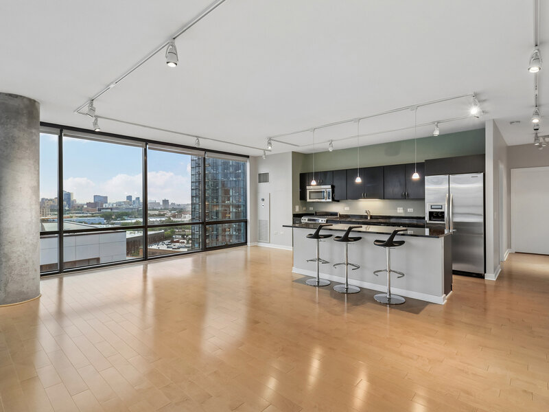 860 W Blackhawk Street Chicago IL 60642