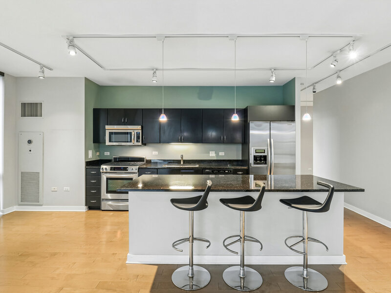 860 W Blackhawk Street Chicago IL 60642