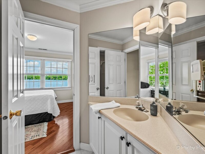 15 Shoshoni Trail Lake Villa IL 60046