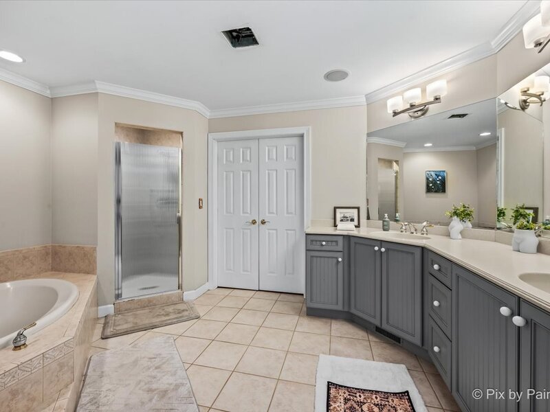 15 Shoshoni Trail Lake Villa IL 60046