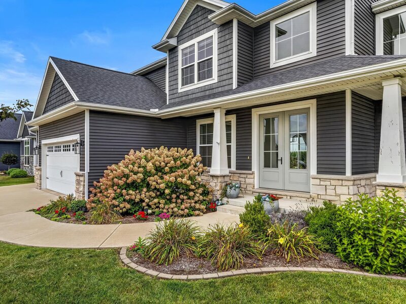 908 Declaration Drive Savoy IL 61874