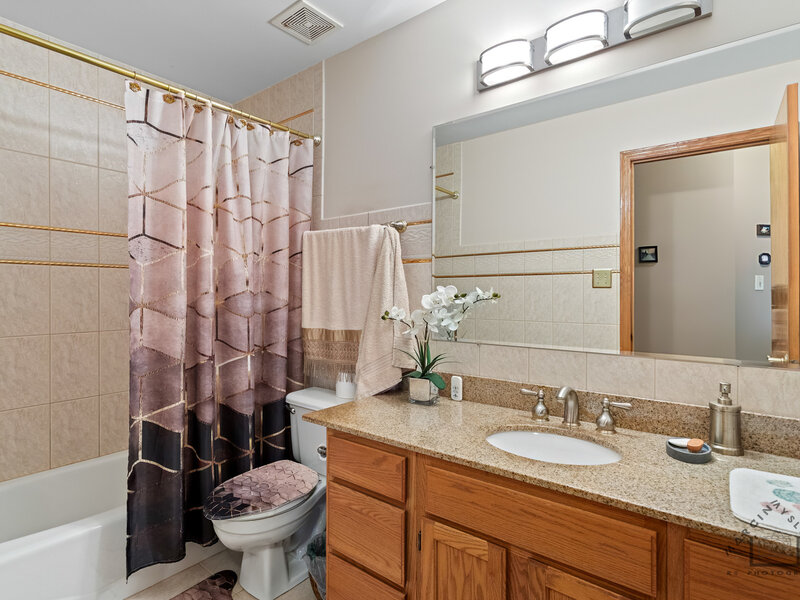 2141 W Cimarron Way Addison IL 60101