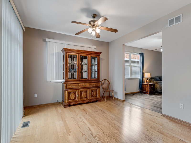 676 S Wellston Lane Romeoville IL 60446