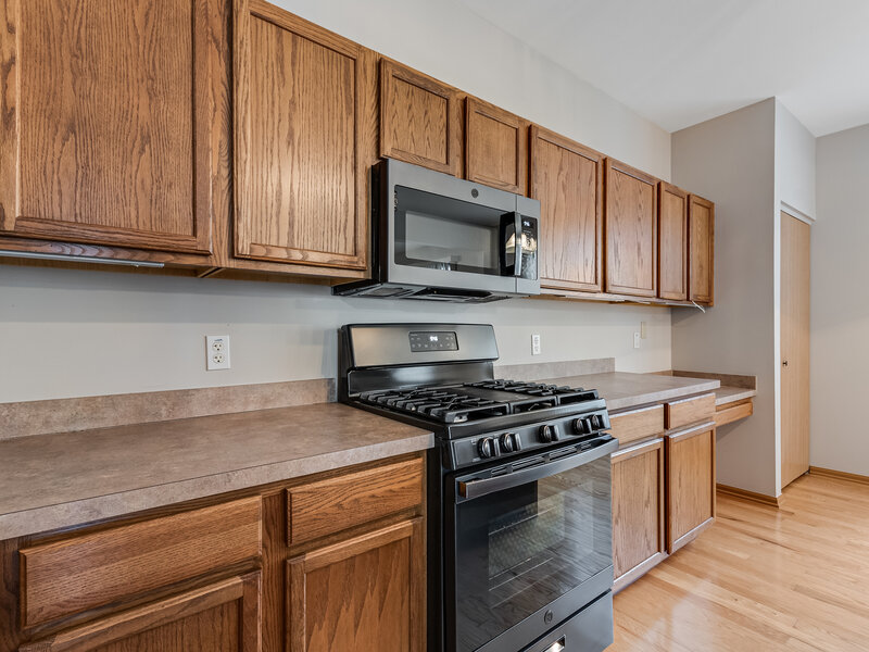 676 S Wellston Lane Romeoville IL 60446