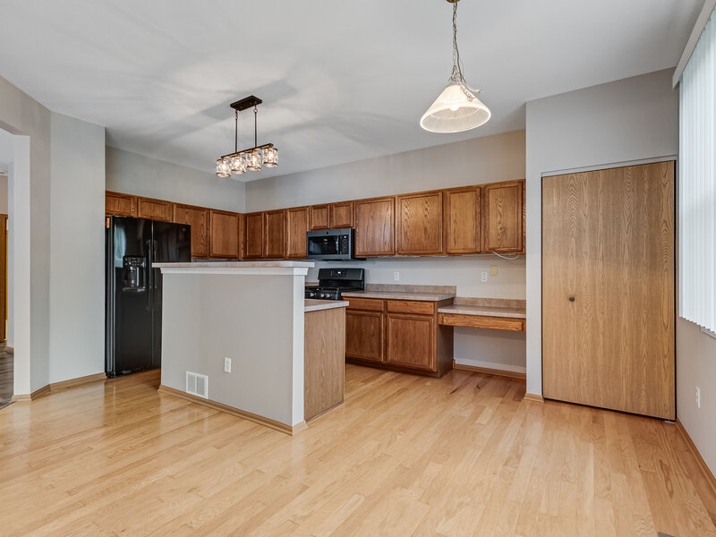 676 S Wellston Lane Romeoville IL 60446