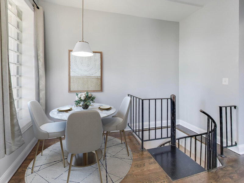 313 E 60th Street Chicago IL 60637